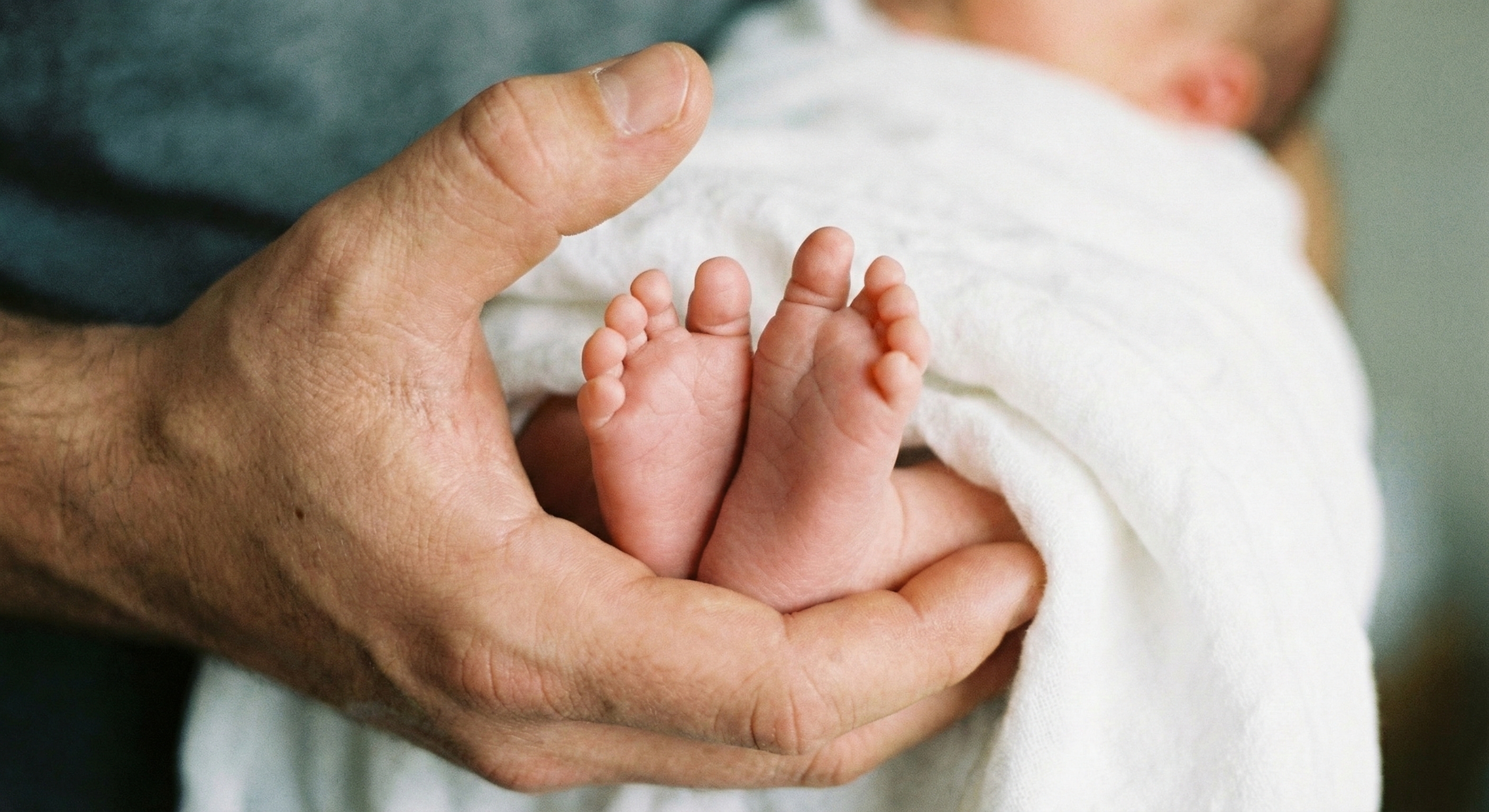 רגליים של תינוק